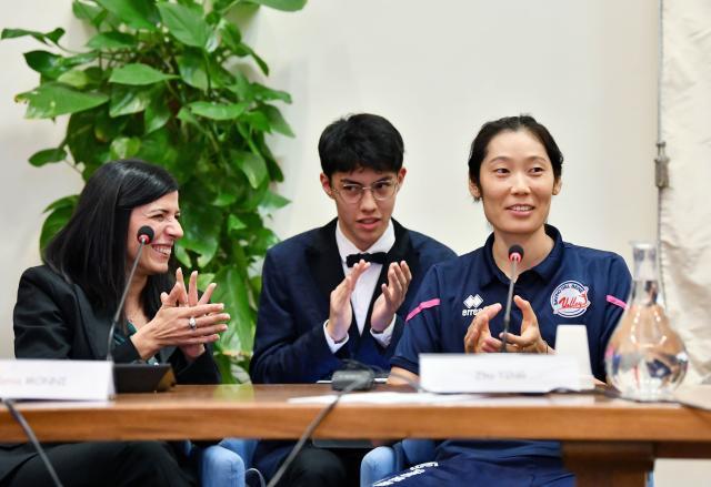 搜狐体育首页-斯坎迪奇打造豪华阵容 朱婷技术成熟只等伤势恢复